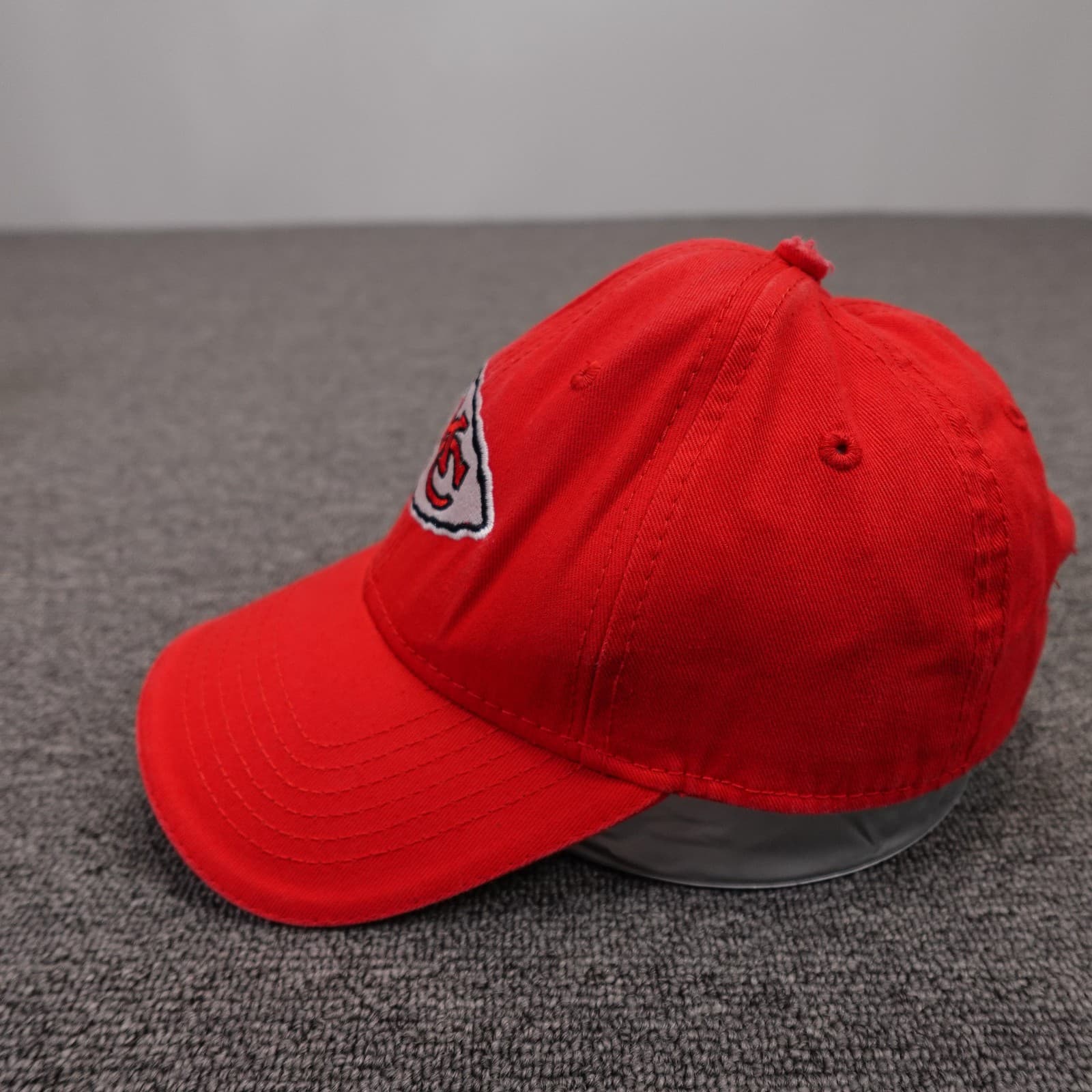 Kansas City Chiefs Hat Cap Snap Back Mens One Size Red NFL Football 10 Year - Thumbnail 2