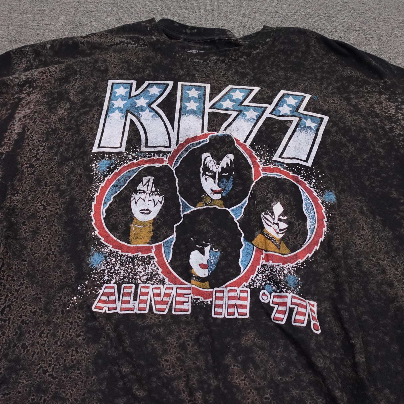 KISS Shirt Mens 2XL Black Alive In '77 Graphic Tee Band Rock Tagless Concert - Thumbnail 2