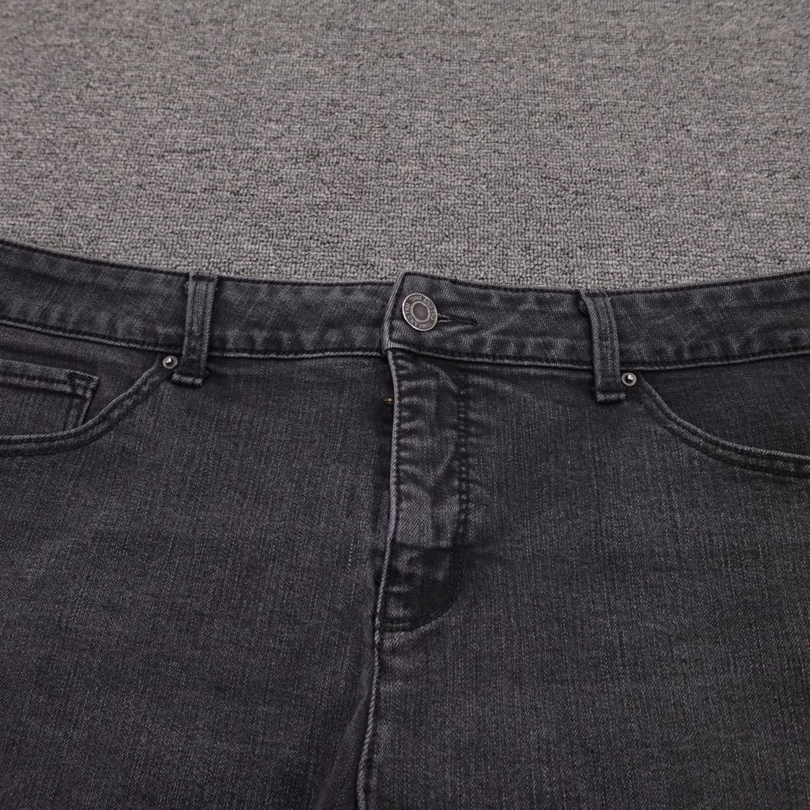 Time And Tru Shorts Womens 16 Black Mid Rise Denim Cutoff Cuffed Stretch Casual - Thumbnail 2
