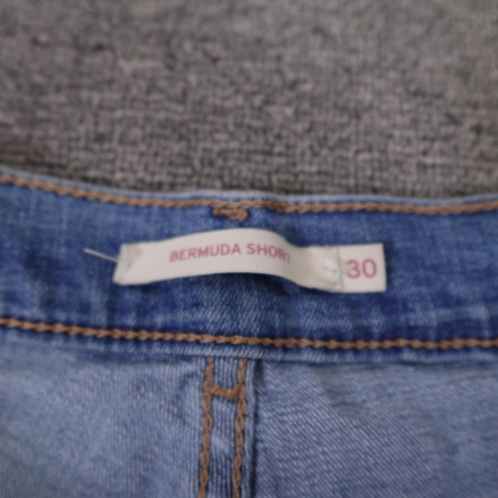 Levis Bermuda Shorts Mens 30 Blue Denim Distressed Cutoff Frayed Hem 10 Inseam - Thumbnail 3