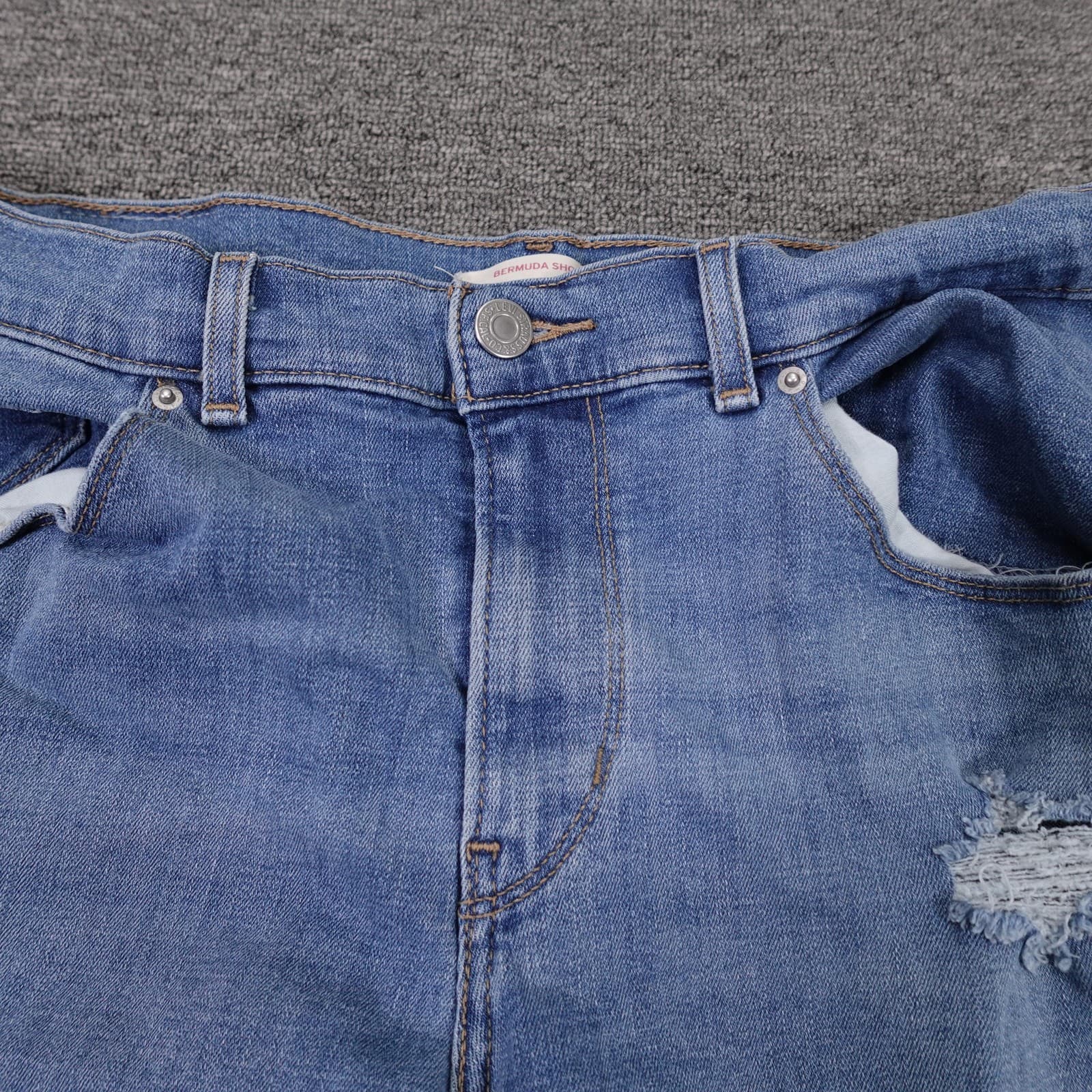Levis Bermuda Shorts Mens 30 Blue Denim Distressed Cutoff Frayed Hem 10 Inseam - Thumbnail 2