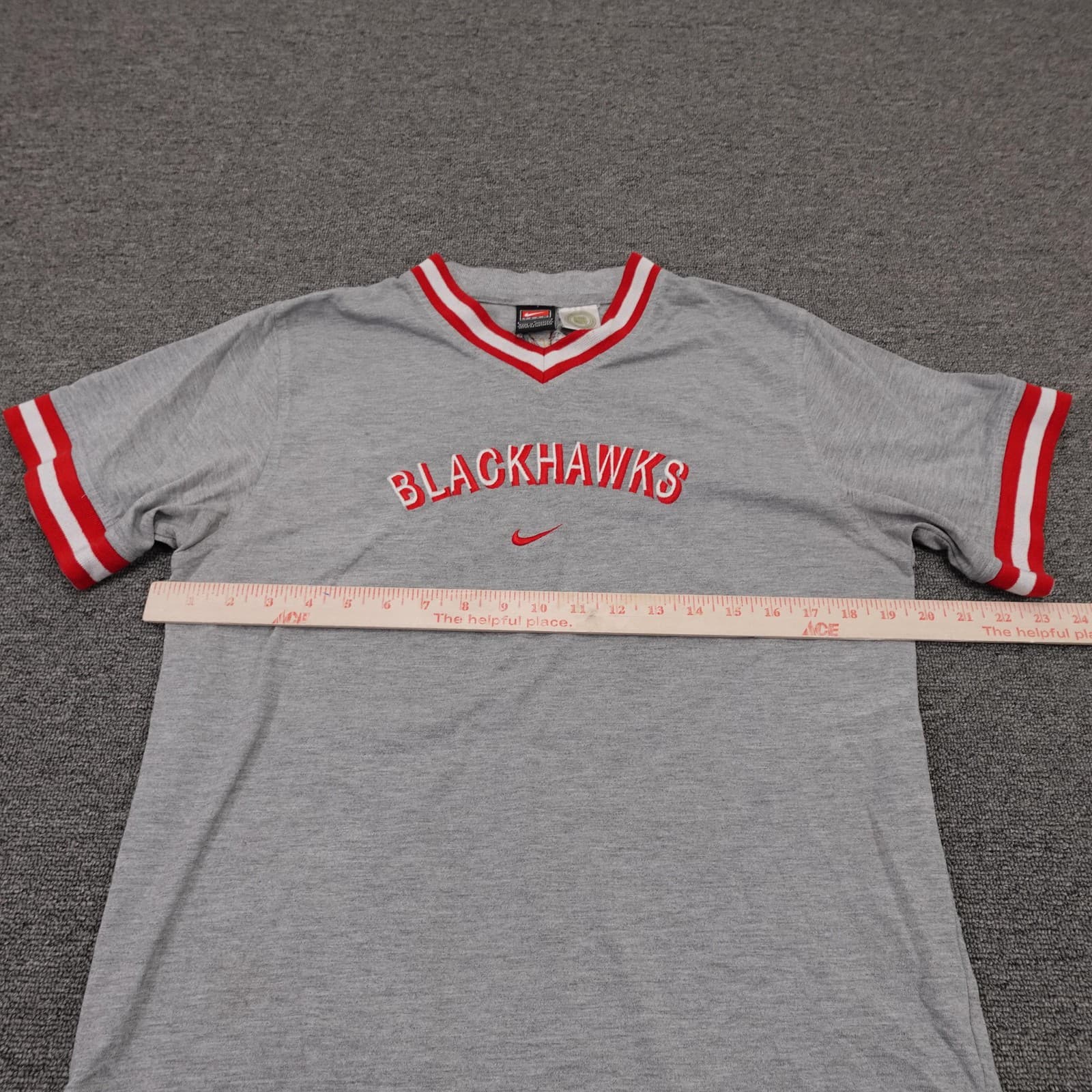 Vintage Chicago Blackhawks Shirt Medium Center Swoosh NHL Hockey V Neck Nike 90s - Thumbnail 4