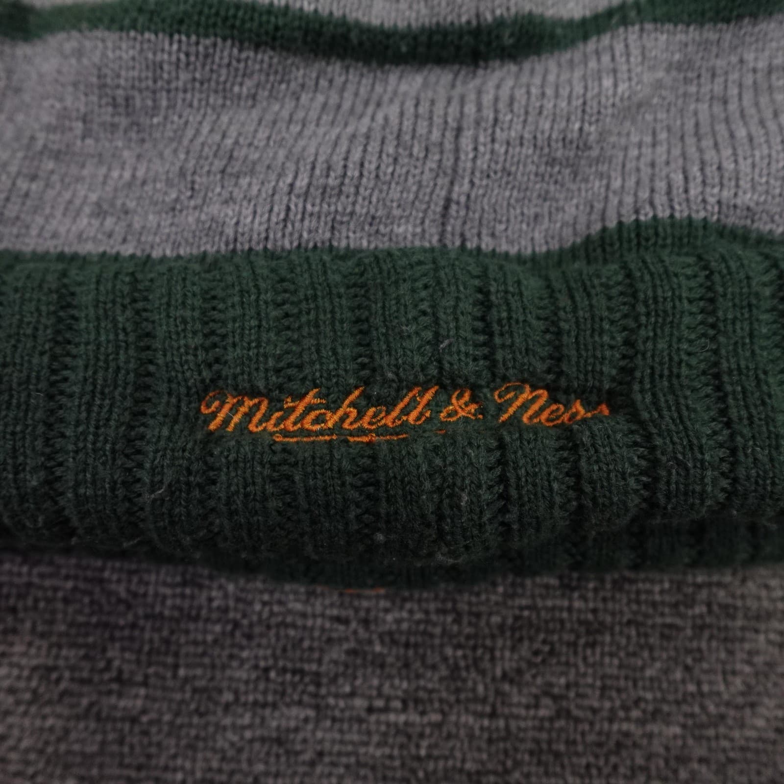 Green Bay Packers Hat Beanie Mens One Size Green NFL Pom Knit Mitchell & Ness - Thumbnail 4