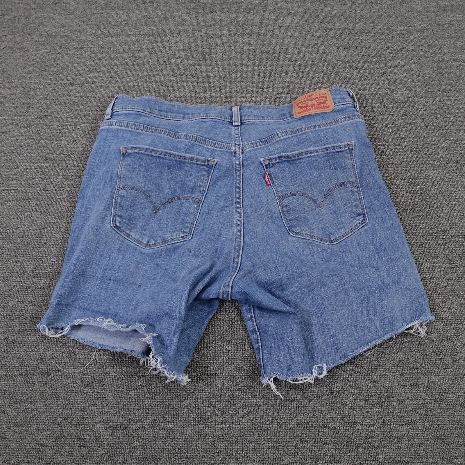 Levis Bermuda Shorts Mens 30 Blue Denim Distressed Cutoff Frayed Hem 10 Inseam - Thumbnail 4