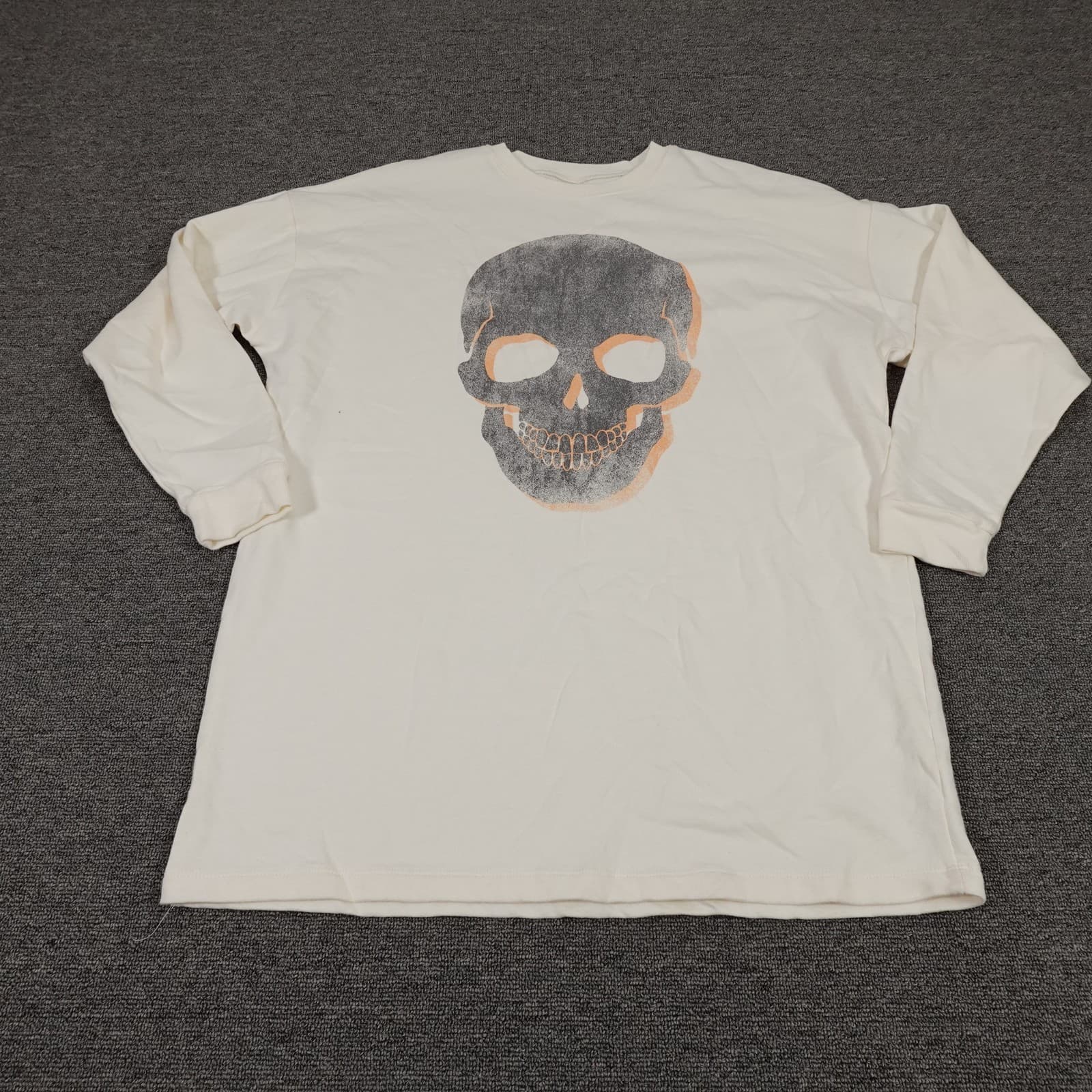 Grayson Threads Sweatshirt Womens Medium White Skull Graphic Halloween Tee Top