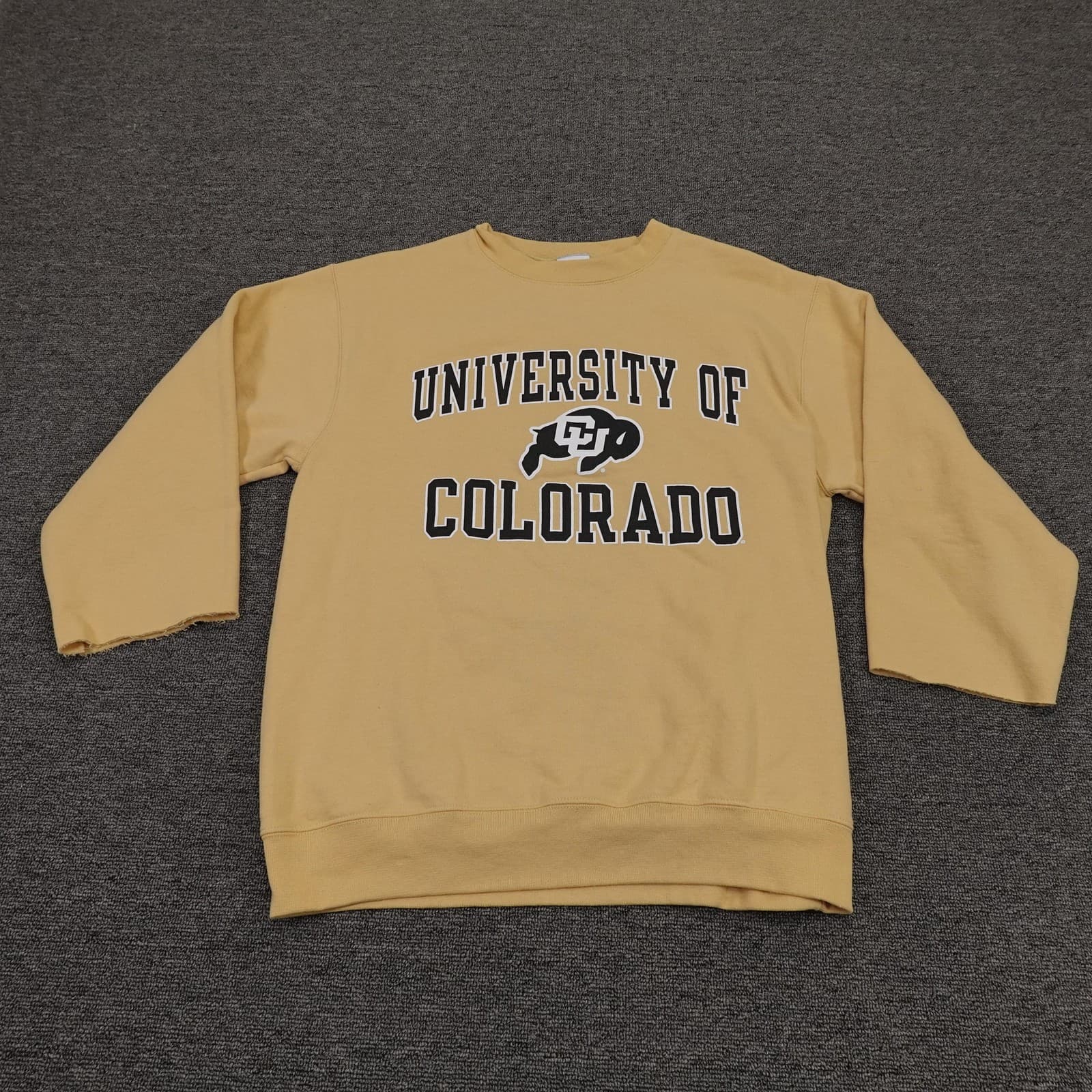 Colorado Buffaloes Sweatshirt Mens Medium Gold NCAA Basketball Champion Cutoff