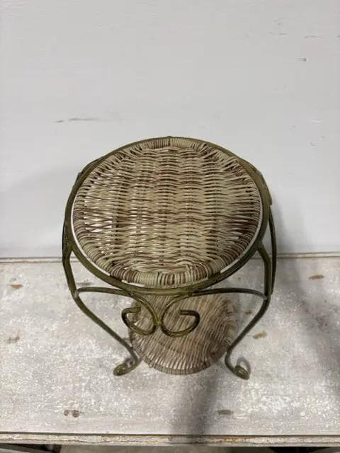 Small Wicker Table - Thumbnail 2