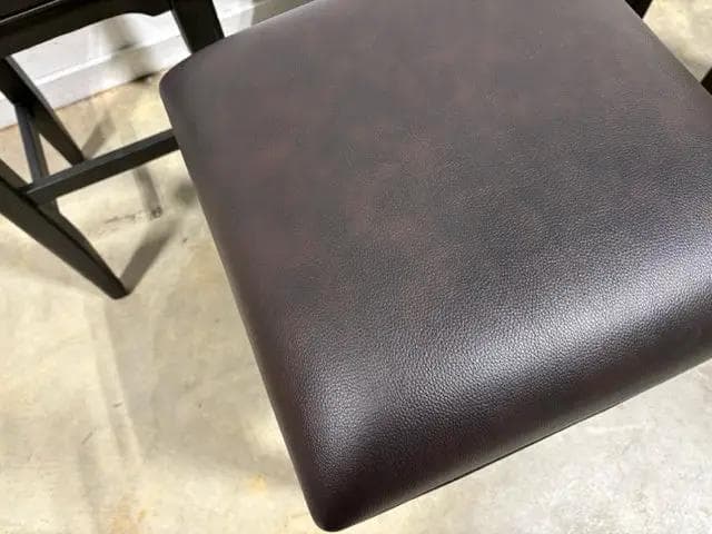 Hooker Furnishing Dark Plank Wood Pub And 4 Bar Stools Set - Thumbnail 5