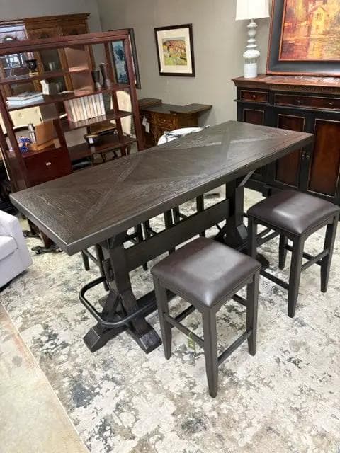 Hooker Furnishing Dark Plank Wood Pub And 4 Bar Stools Set - Thumbnail 2