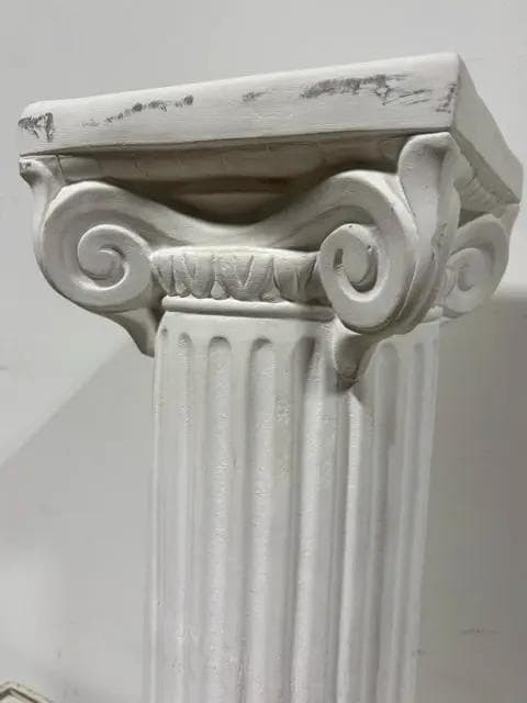 White Pedestal Column - Thumbnail 3