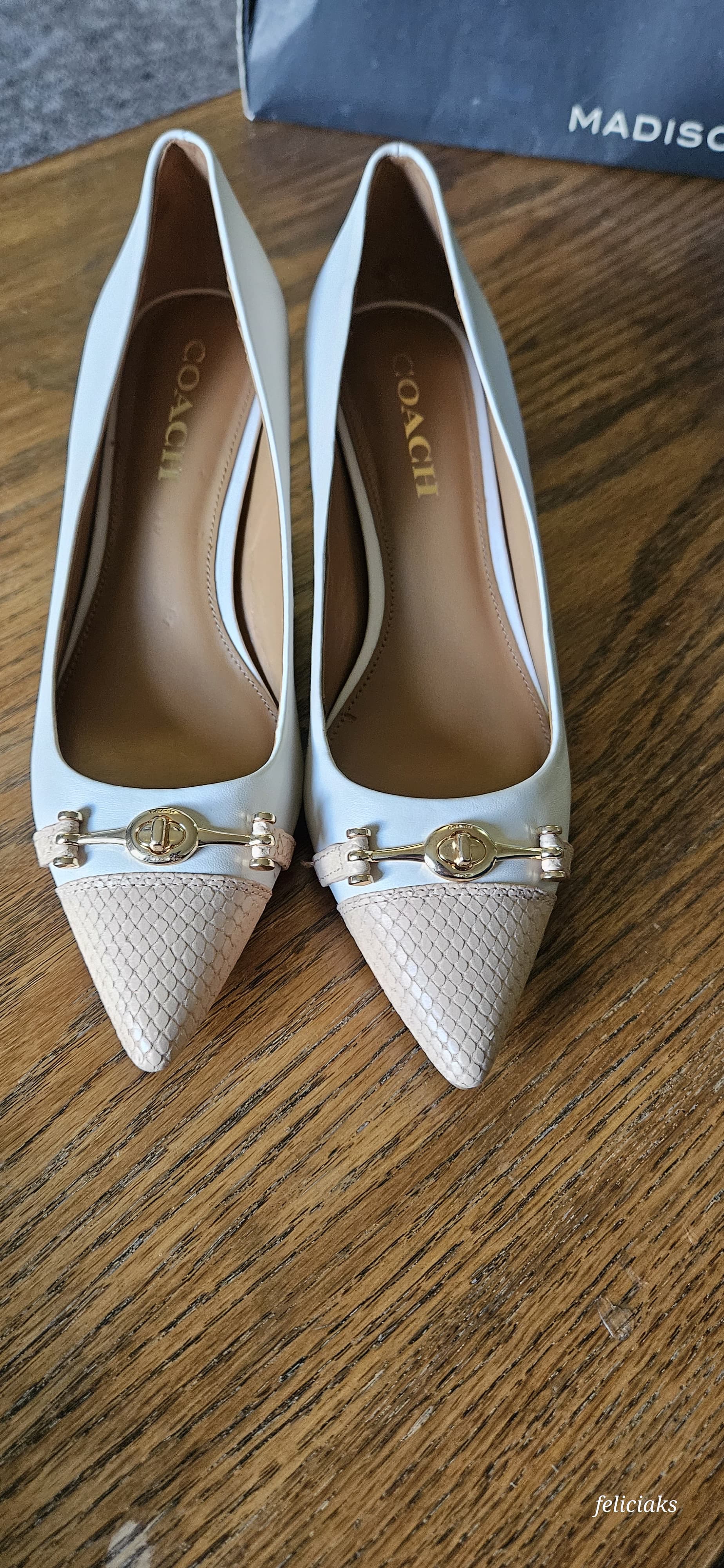 Coach White Leather Pumps with Gold Accents - Thumbnail 4