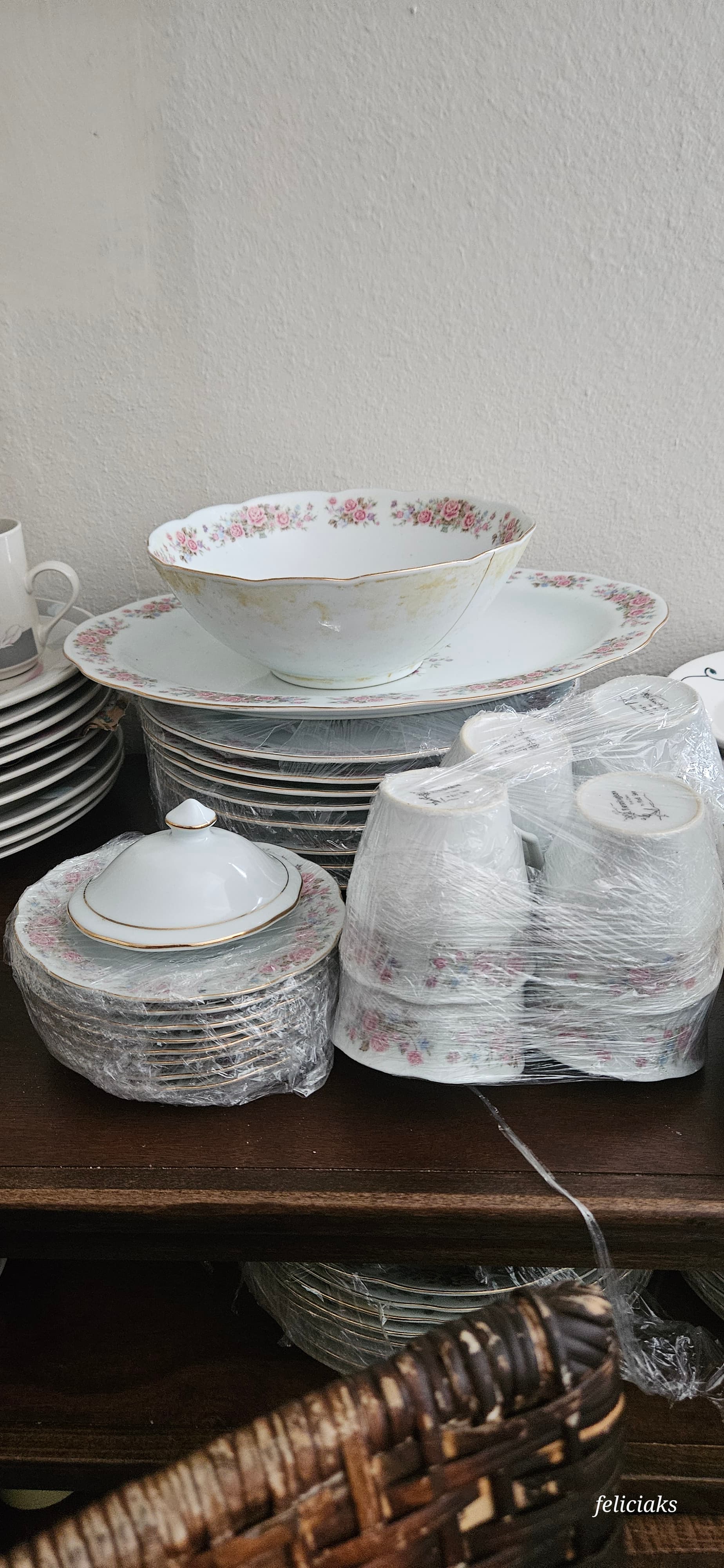 Vintage Floral China Dinnerware28 piece Set