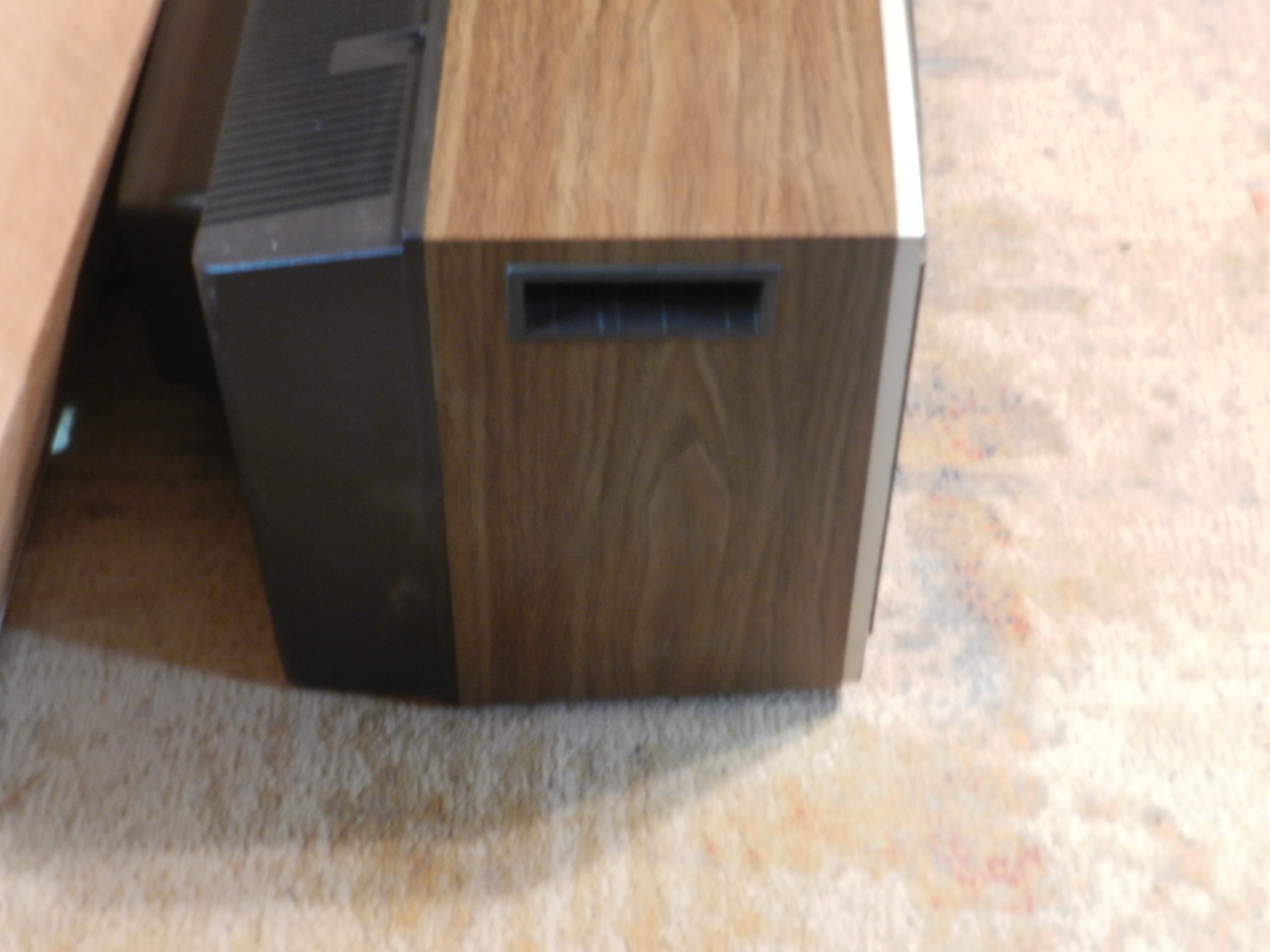 Vintage Magnavox 13" Twist Knob Solid State Television Gaming TV Wood Look(P76J) - Thumbnail 3