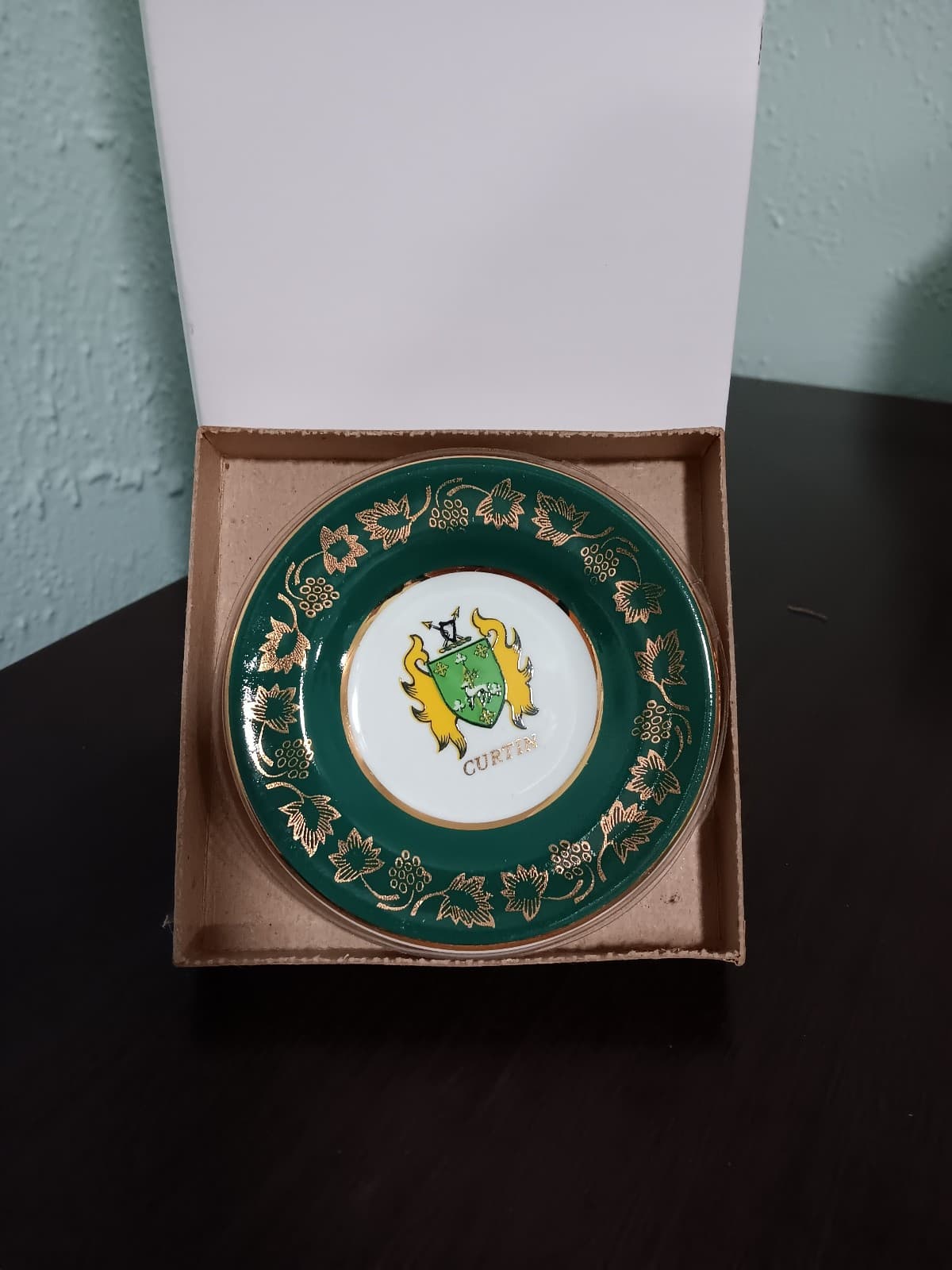 Arklow Pottery 'Historic Families of Dublin' Collector Plate - Thumbnail 3