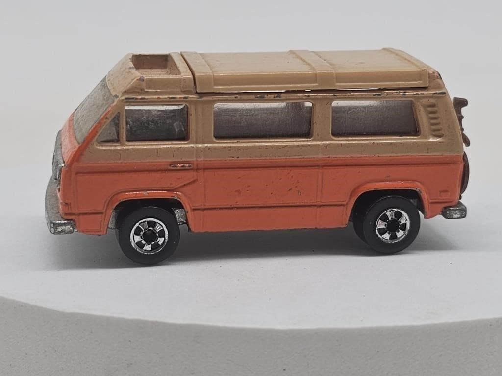 HOT WHEELS 1981 Sunagon Van with Motorcycle - Thumbnail 3