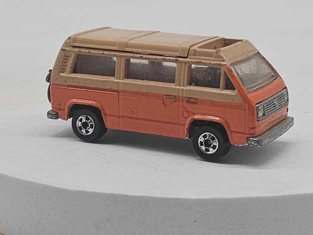 HOT WHEELS 1981 Sunagon Van with Motorcycle - Thumbnail 2