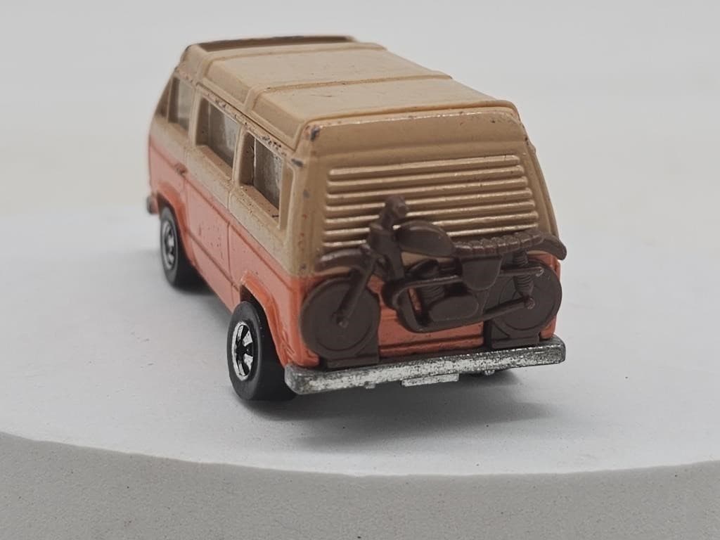 HOT WHEELS 1981 Sunagon Van with Motorcycle - Thumbnail 4