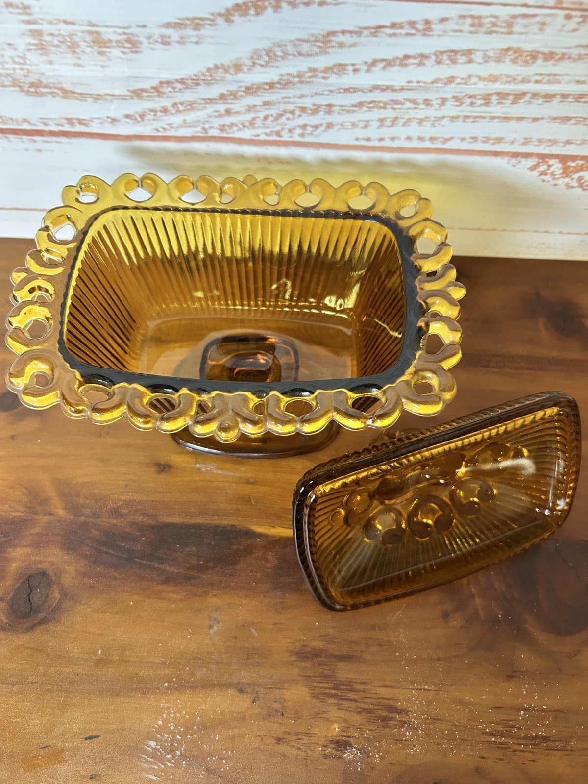 Indiana Glass - Amber color Lace Edge Covered Dish - Thumbnail 4