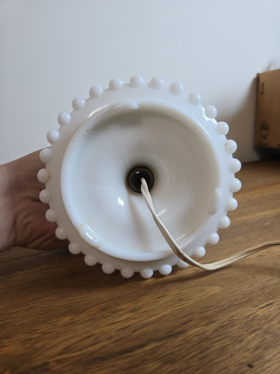 Vtg-WHITE MILK GLASS-Hurricane Style-Electric LAMP w/FROSTED & CLEAR GLOBE - Thumbnail 7