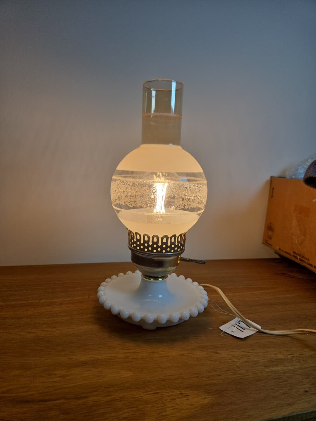 Vtg-WHITE MILK GLASS-Hurricane Style-Electric LAMP w/FROSTED & CLEAR GLOBE - Thumbnail 2