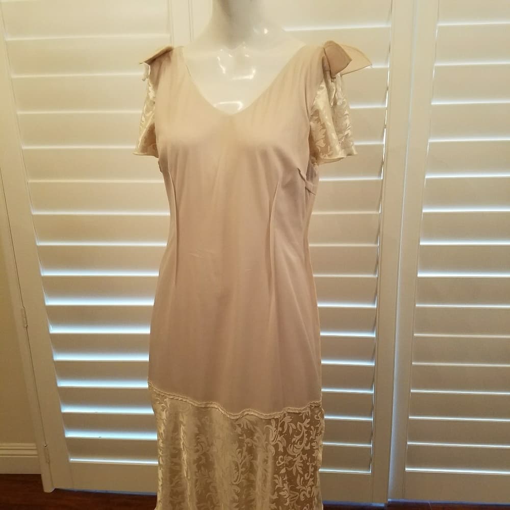 Beautiful silky jacquard dress - Thumbnail 3