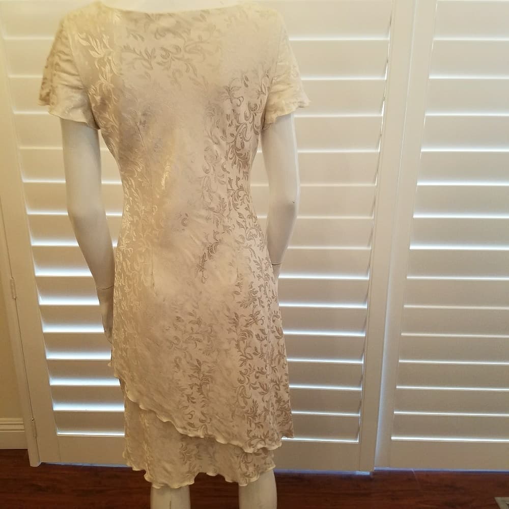 Beautiful silky jacquard dress - Thumbnail 2