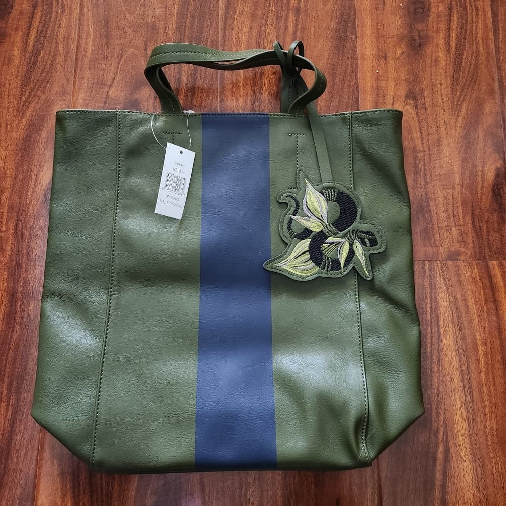 NIB casual tote bag with emblem - Thumbnail 5