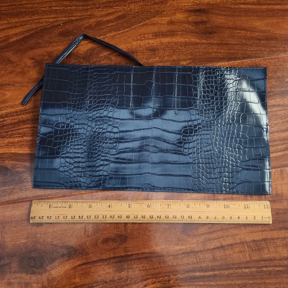 NIB casual tote bag with matching cosmetic holder wrap - Thumbnail 6