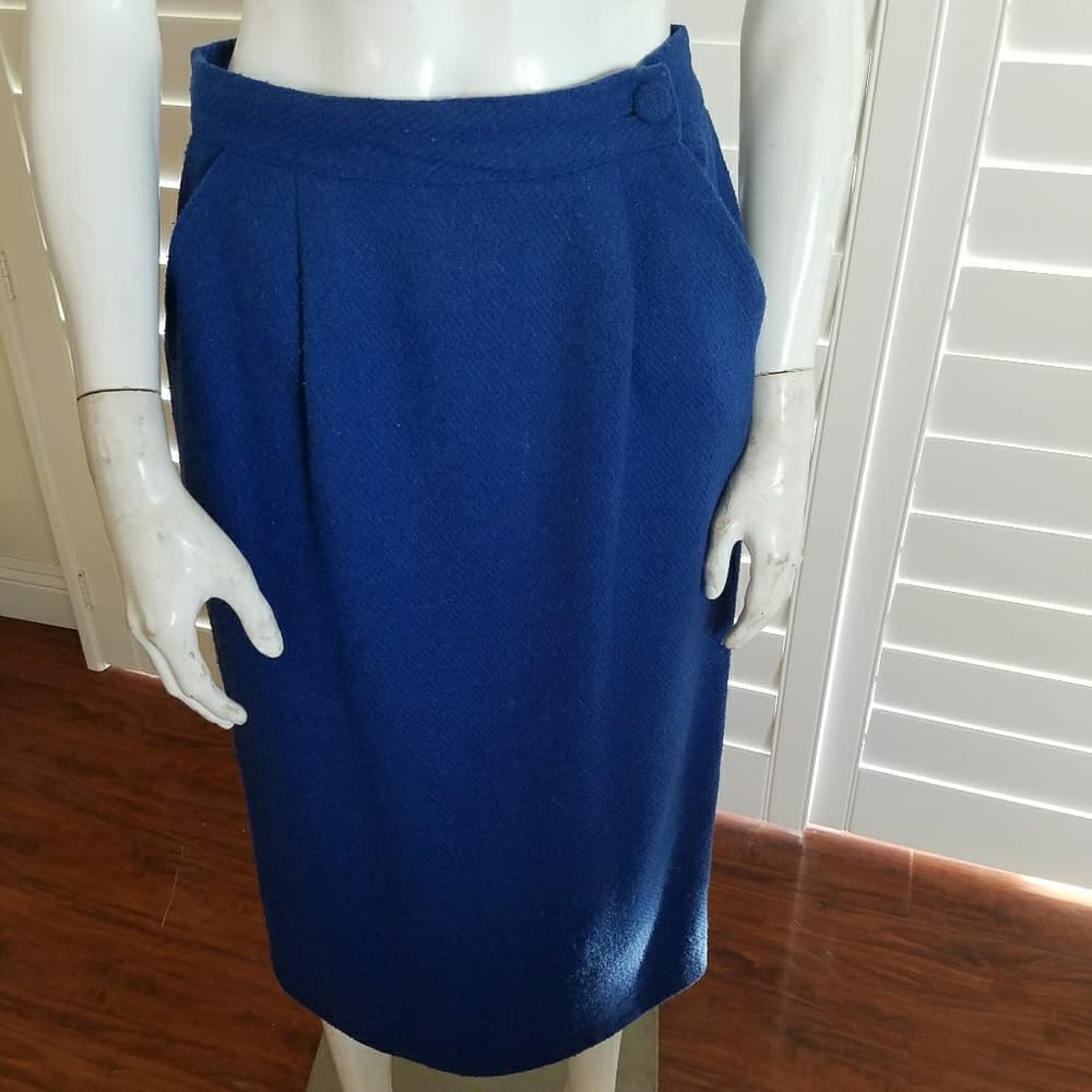 Vintage 100% wool suit in royal blue - Thumbnail 6