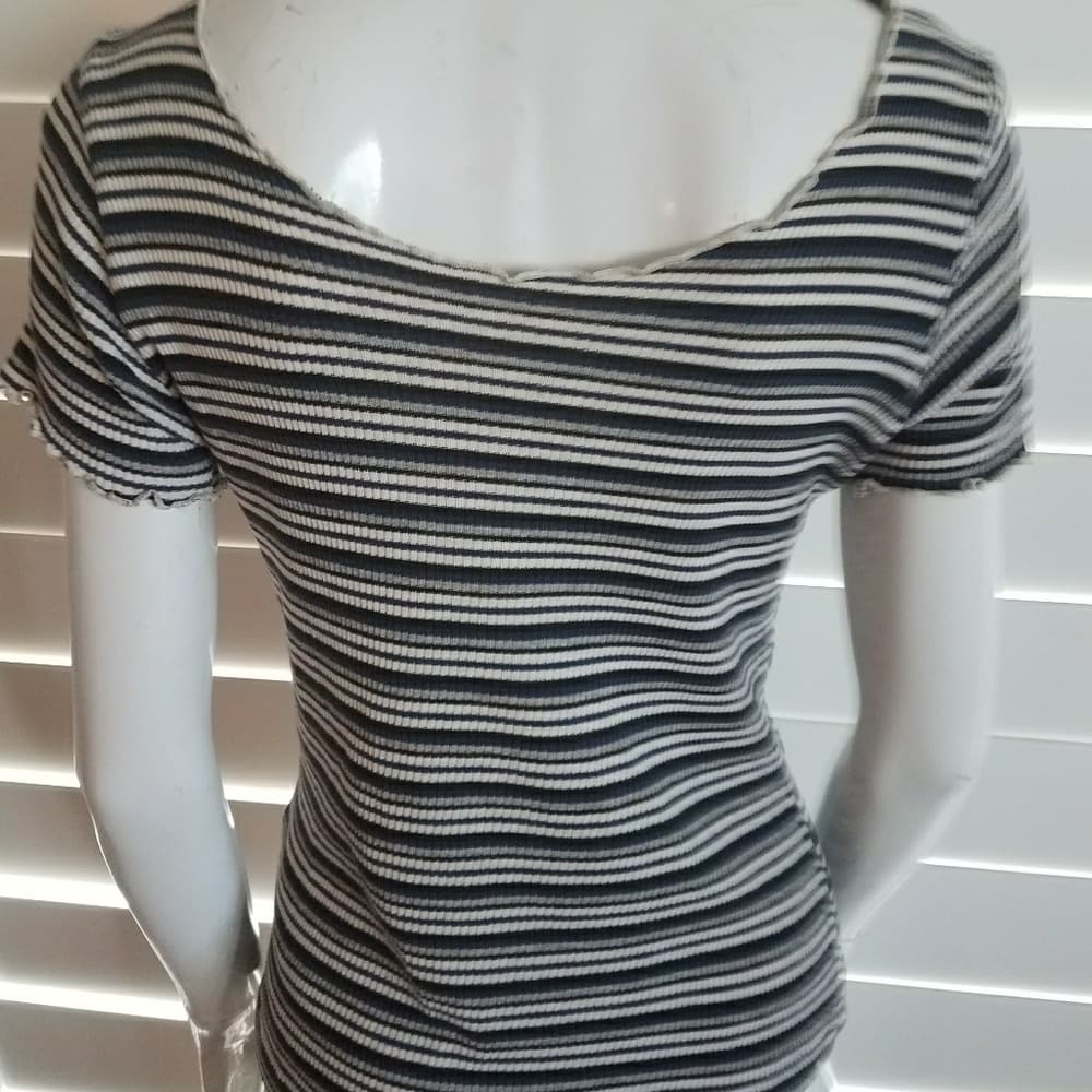 Cute Striped Top - Thumbnail 2