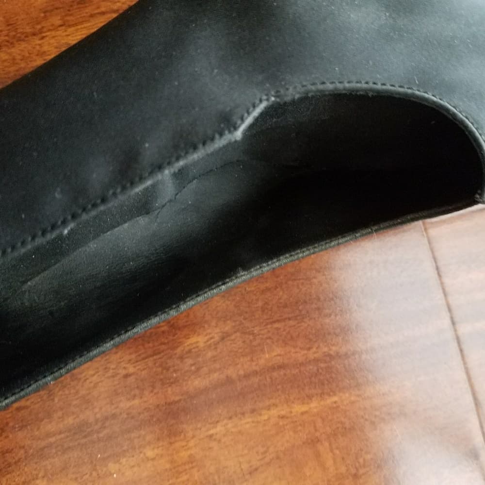 Beautiful black satin pumps - Thumbnail 5