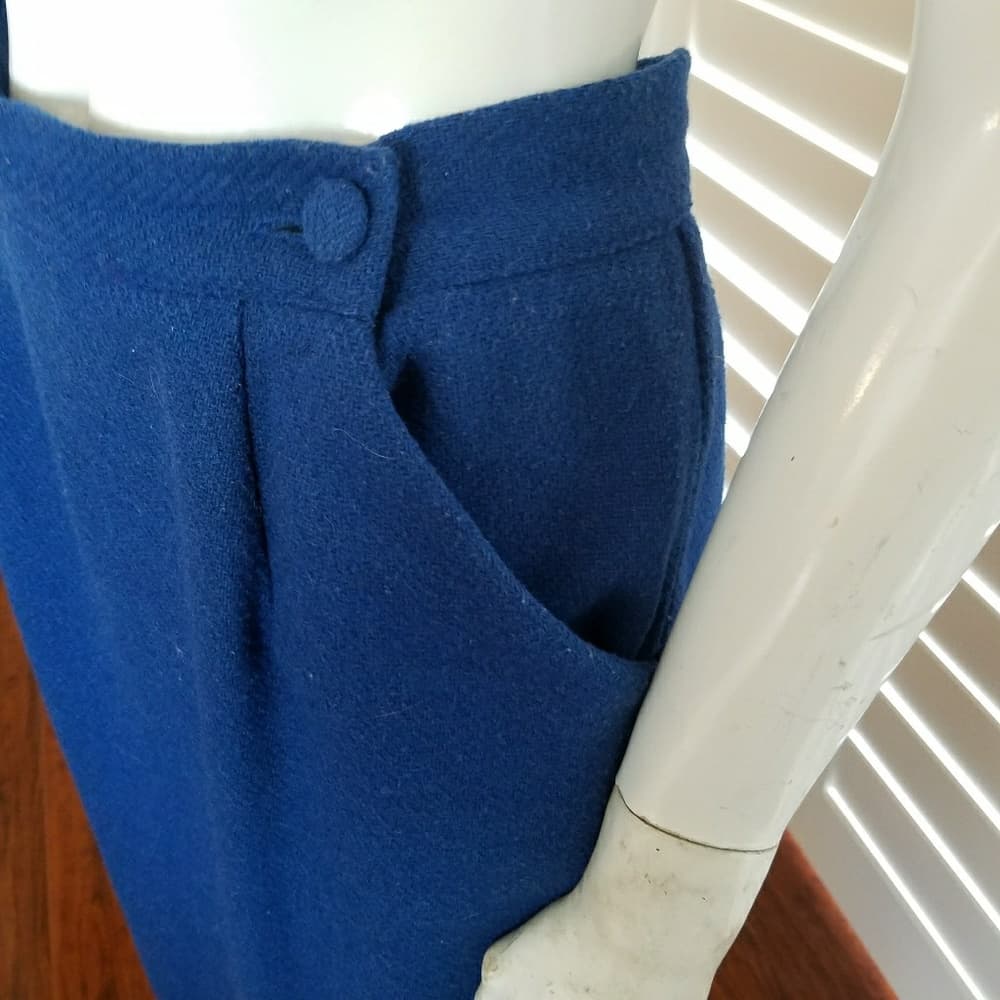 Vintage 100% wool suit in royal blue - Thumbnail 7