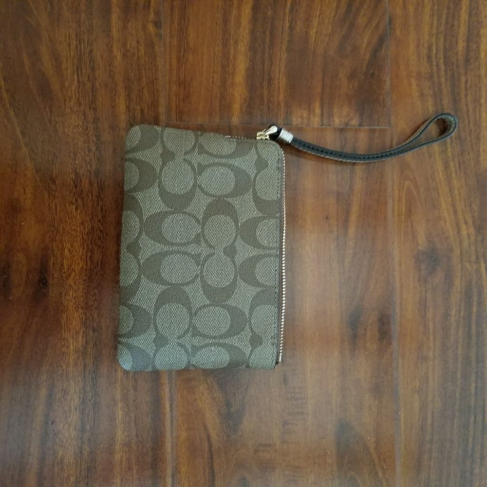 NWT Coach wristlet - Thumbnail 2