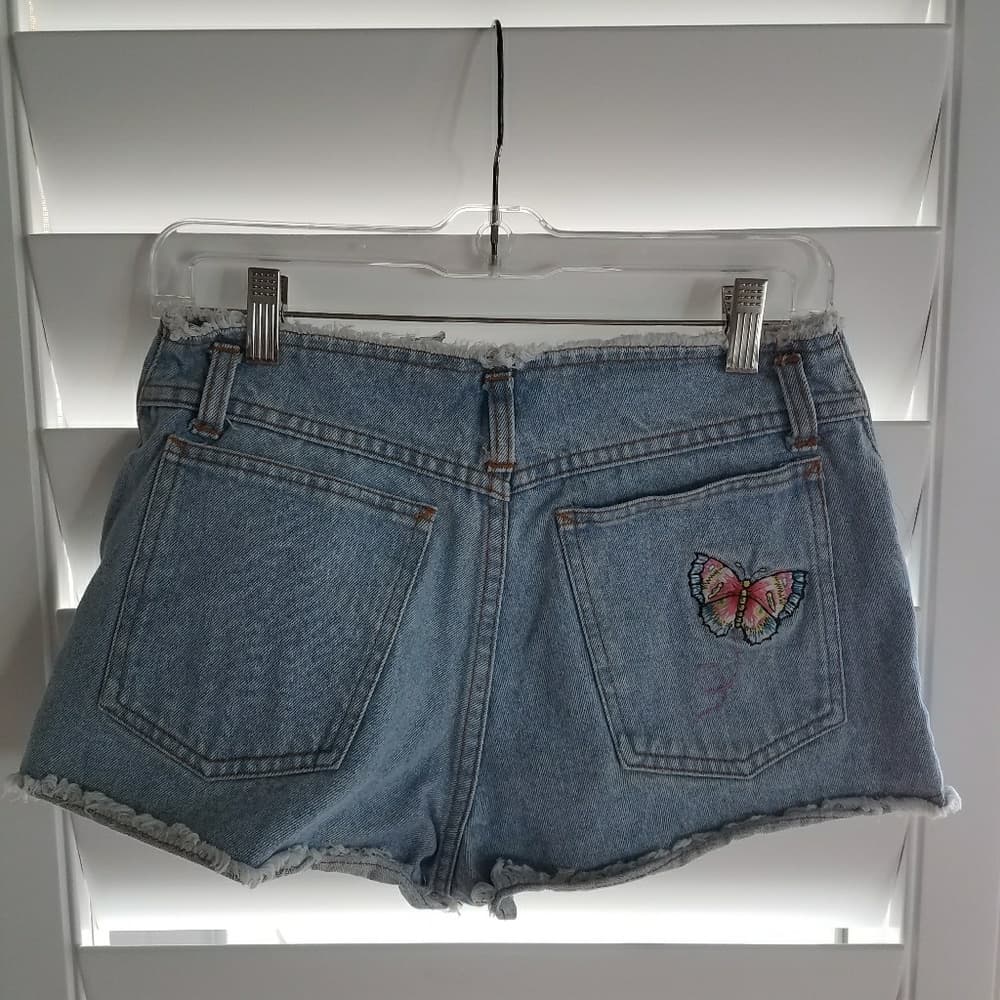 Cute daisy duke shorts - Thumbnail 2