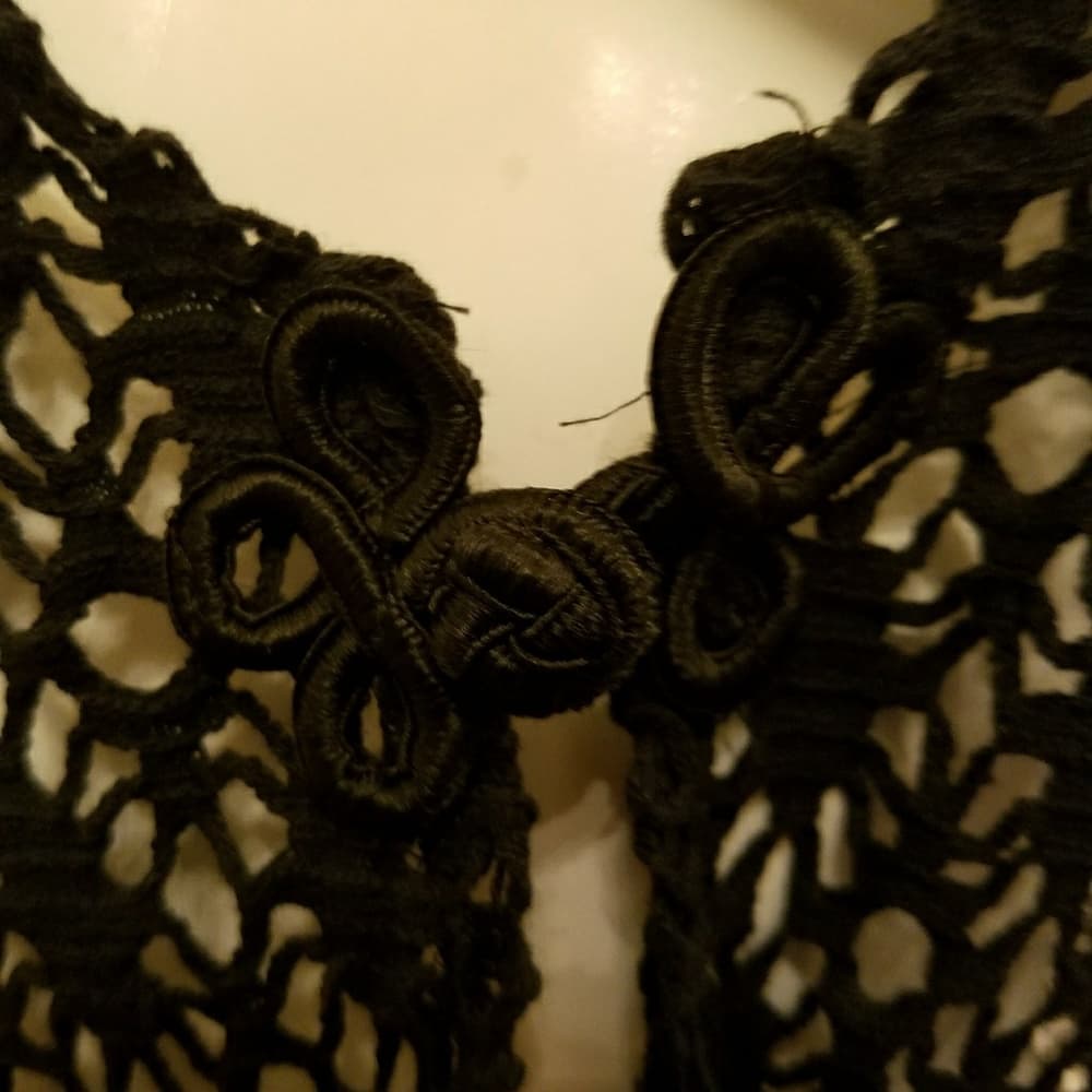 Delicate black knit vest - Thumbnail 3