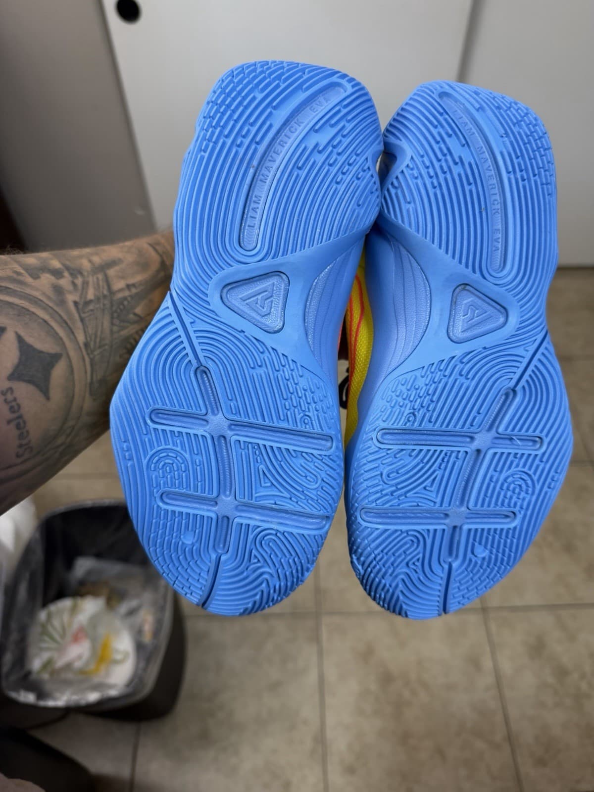 Nike size 4.5 Y - Thumbnail 2