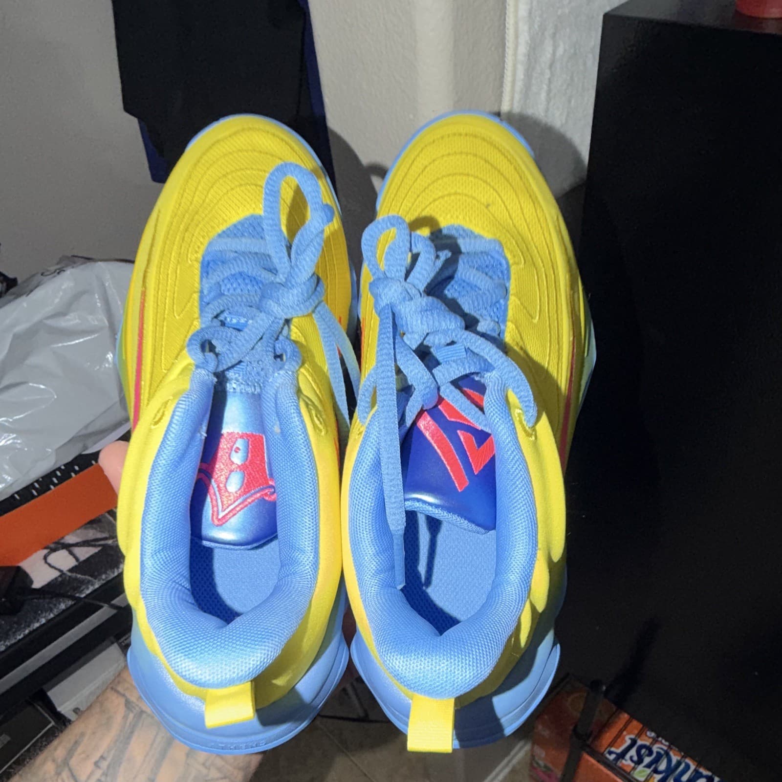 Nike size 4.5 Y - Thumbnail 3