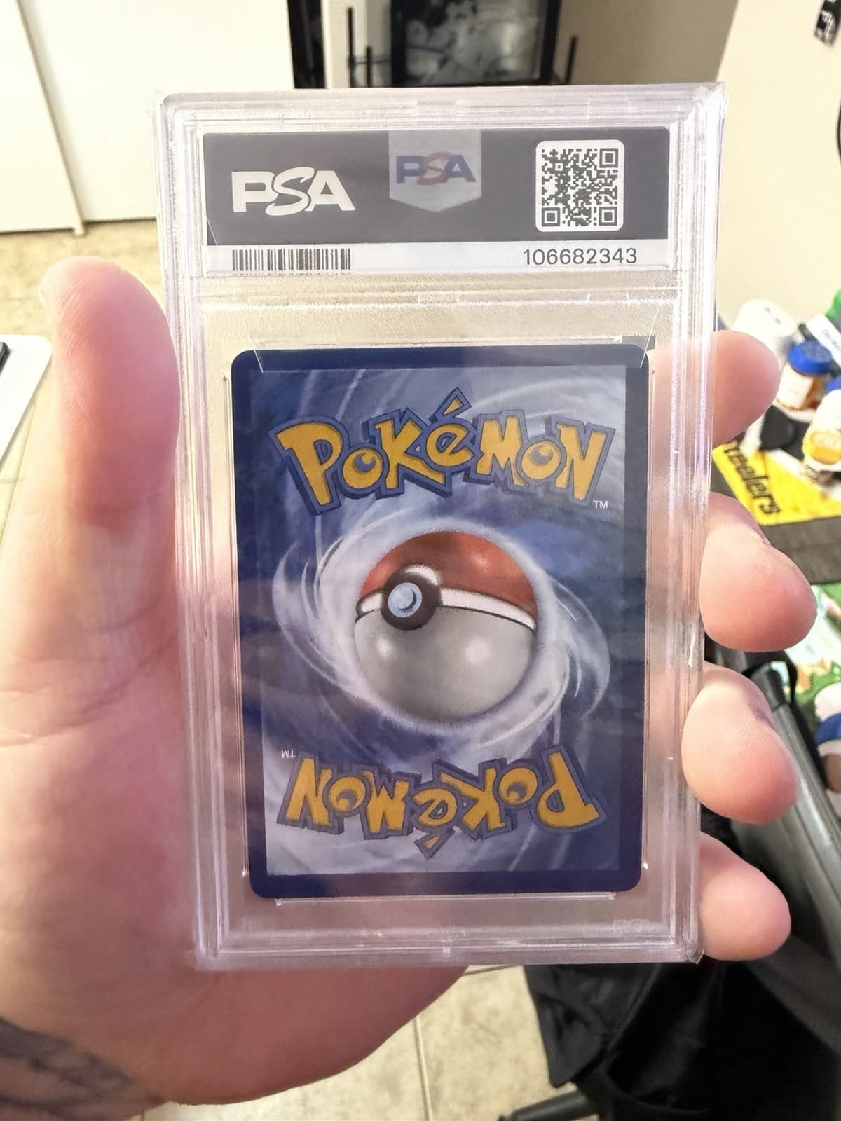 Pokemon Umbreon V 094/203 SWSH07 Evolving Skies Ultra Rare Holo PSA 9 - Thumbnail 2
