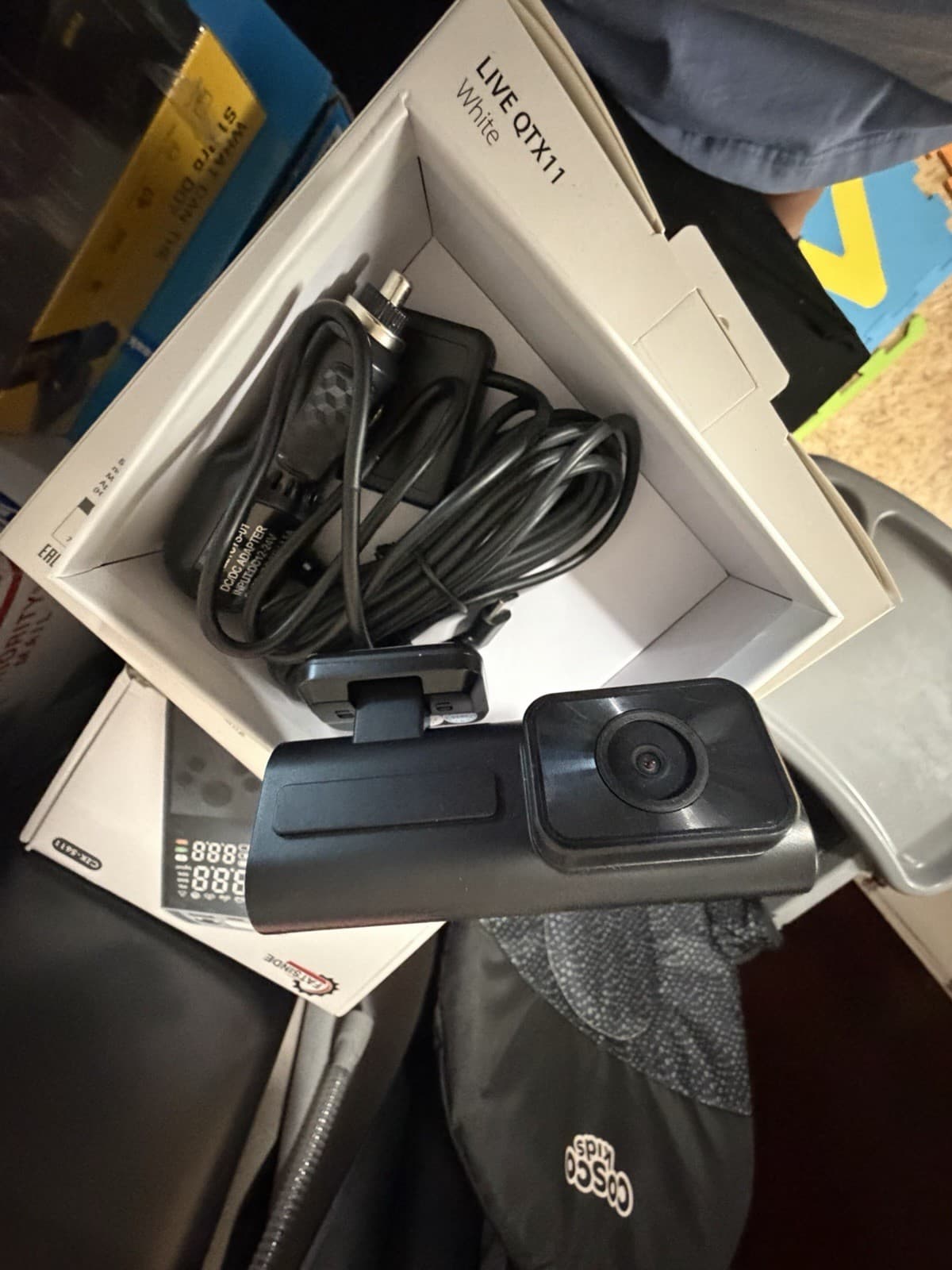 Ufree & Tinnivi LED Speaker, Projector, Hair Curler, LIVE QTX11 Webcam, Knife S… - Thumbnail 3