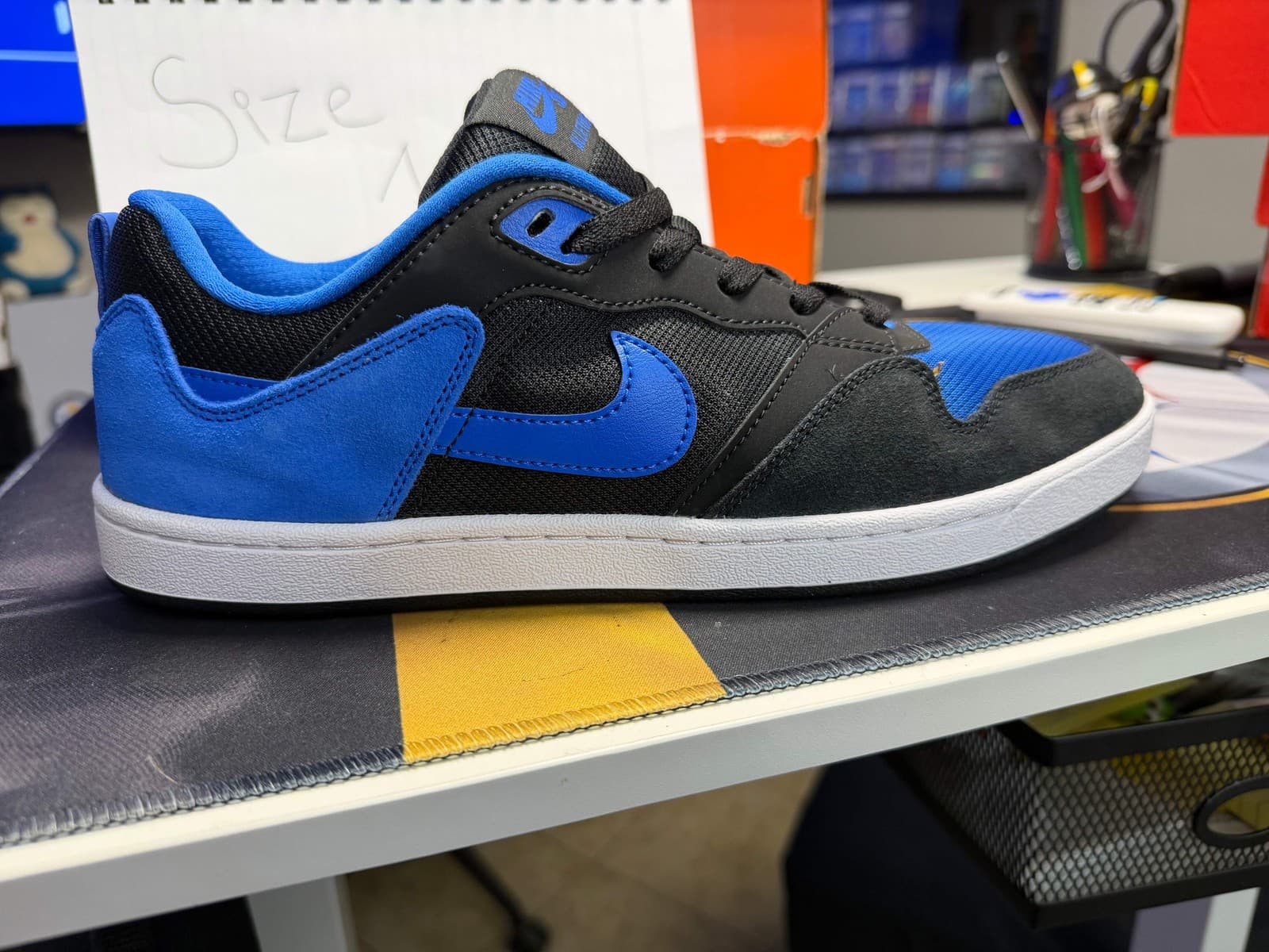 Nike - Thumbnail 2