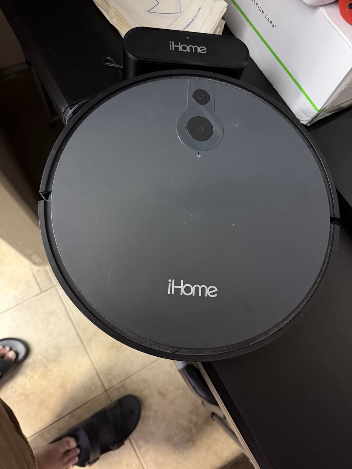 iHome Robotic Vacuum Cleaner, Cordless Bagless Round Robot, Black - Thumbnail 3