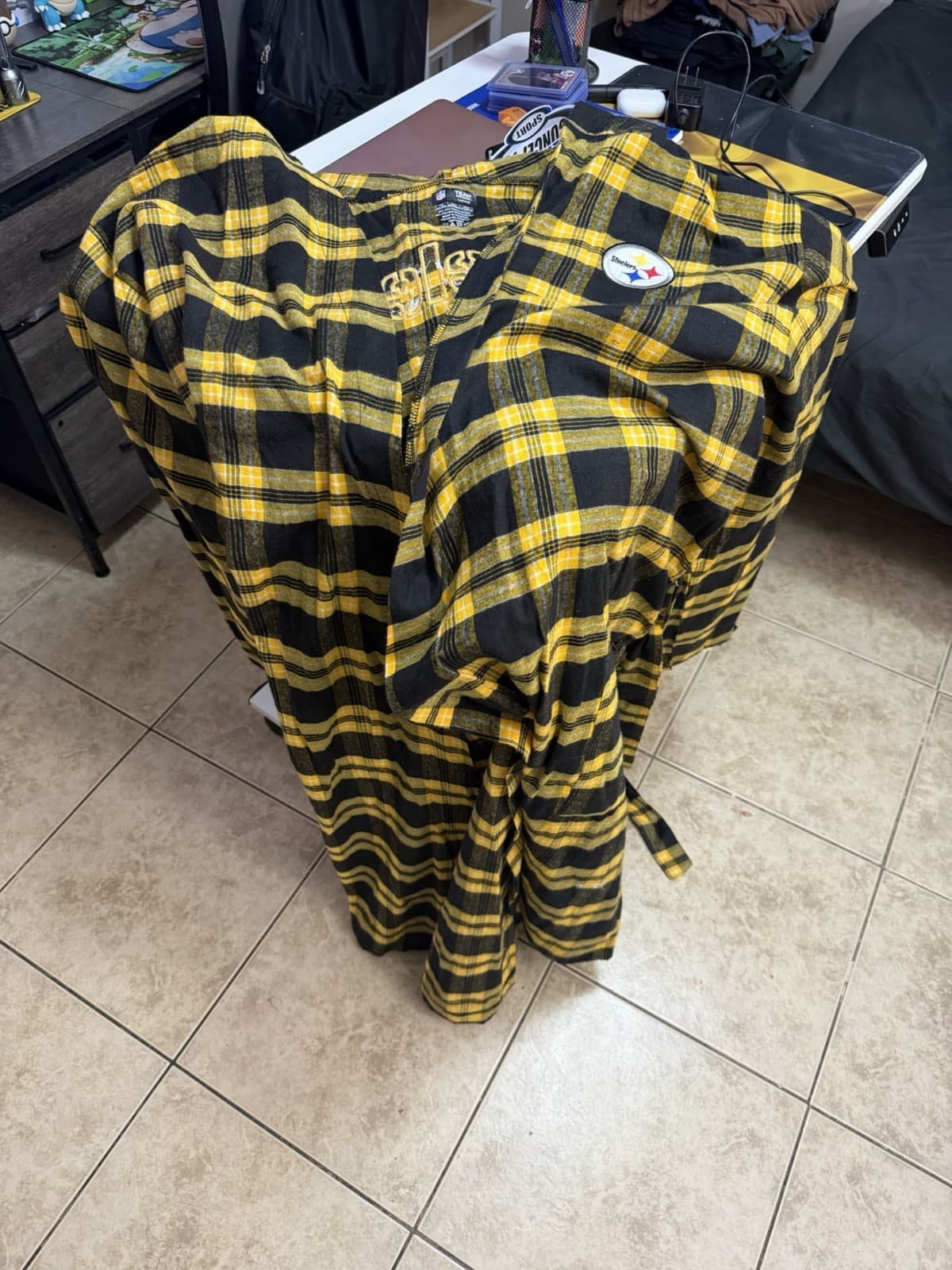 NFL Team Apparel Pittsburgh Steelers Hooded Plaid Size 5XL/6XL - Thumbnail 2