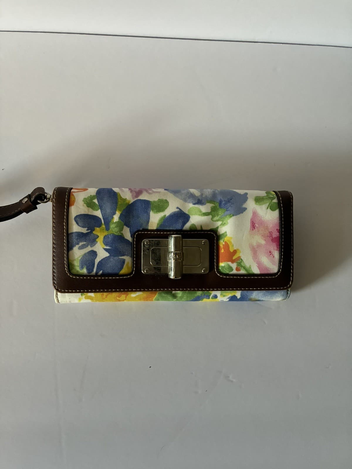 Chaps Gold Coast Floral Wallet Organizer Clutch Floral Print 8x4
