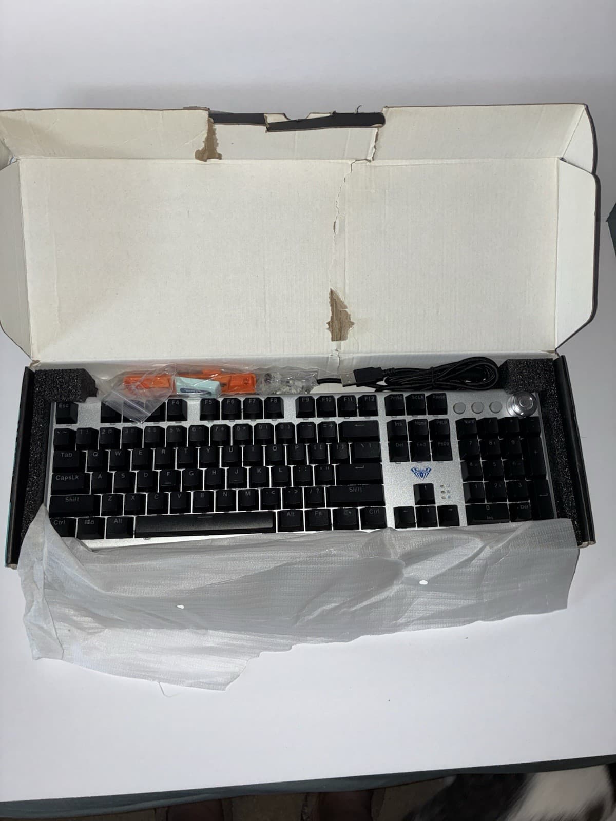 AULA F3020 Wired Gaming Illuminated Keyboard Full-Size QWERTY Black/White - Thumbnail 4
