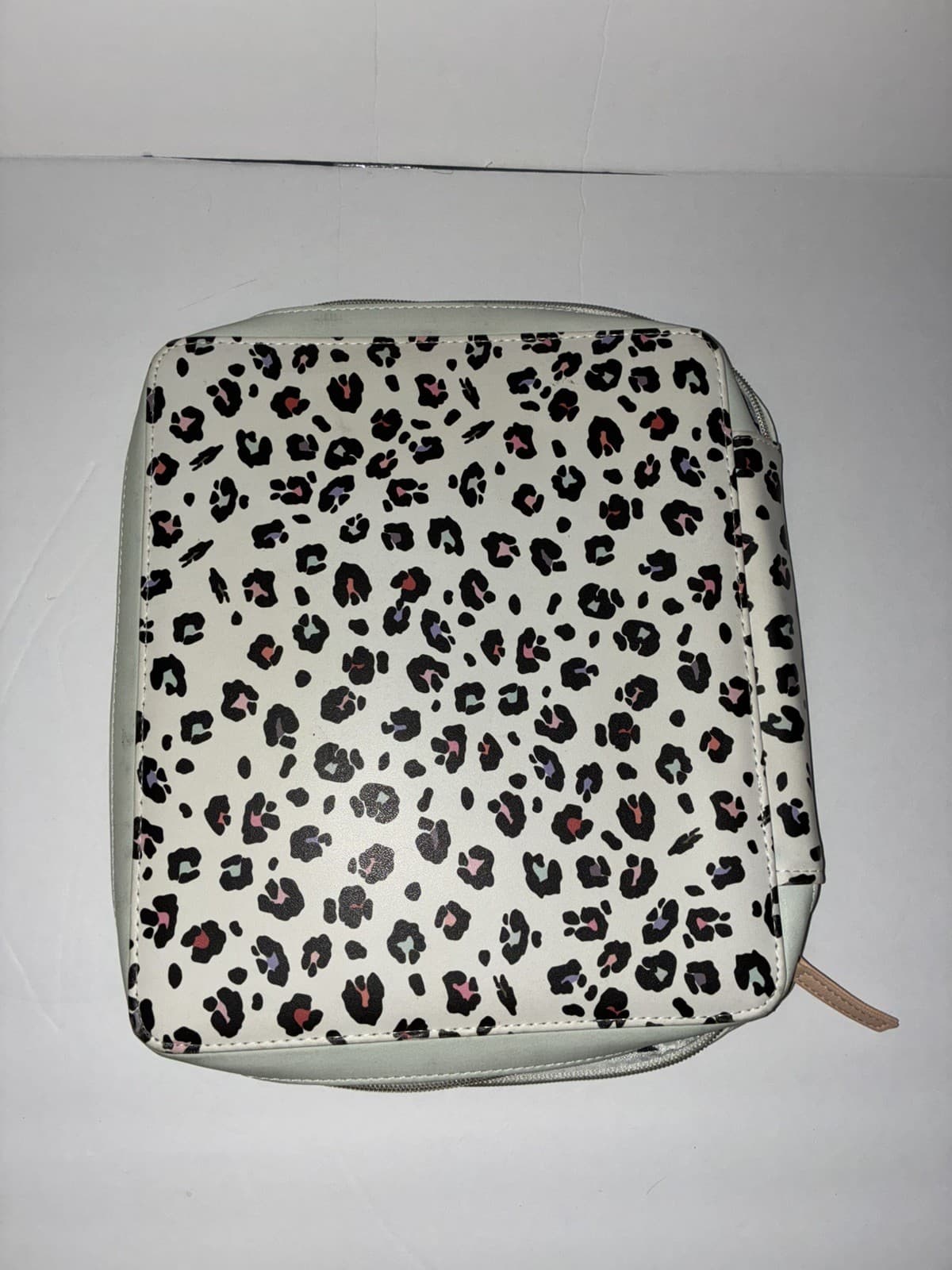 The Happy Planner Colorful Leopard Classic Zip Folio Planner Cover PRE OWNED - Thumbnail 2