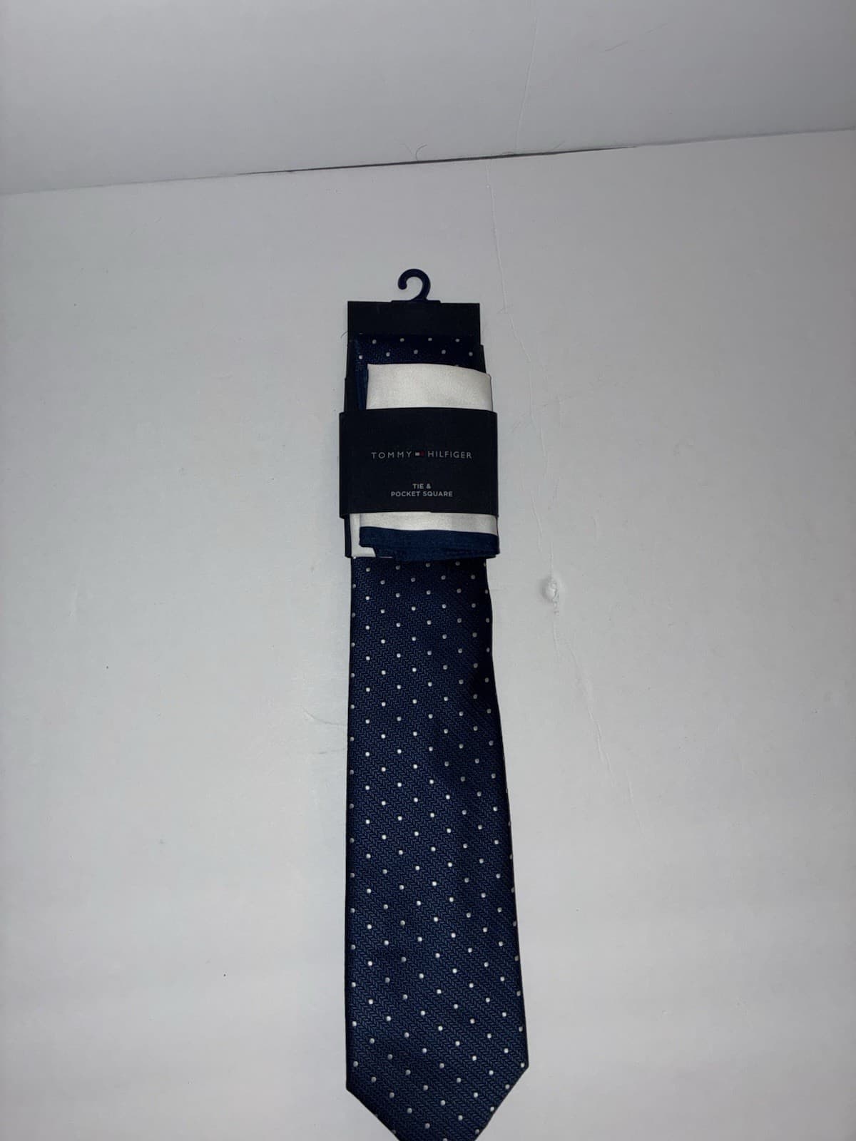 Tommy Hilfiger Men's 2-Piece Tie & Pocket Square Set Blue Polka Dot Woven - Thumbnail 4