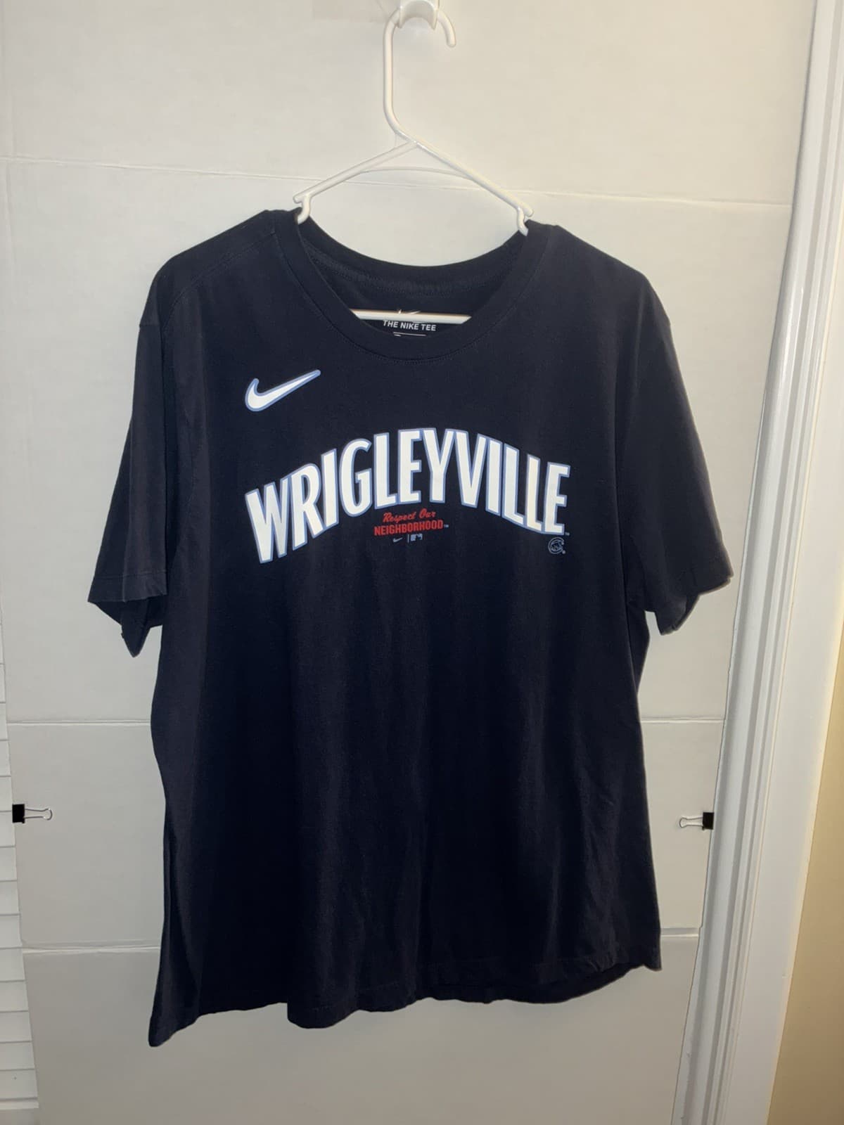Nike Chicago Cubs T Shirt Adult Size XL Wrigleyville respect our neighborhood