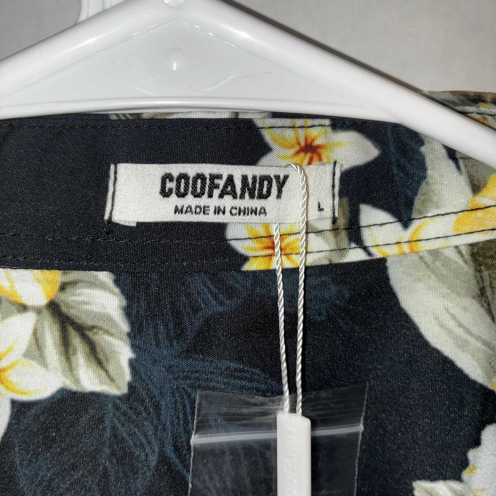 COOFANDY Men's L Hawaiian Floral SS Button-Up Spread Collar Pockets Black - Thumbnail 2