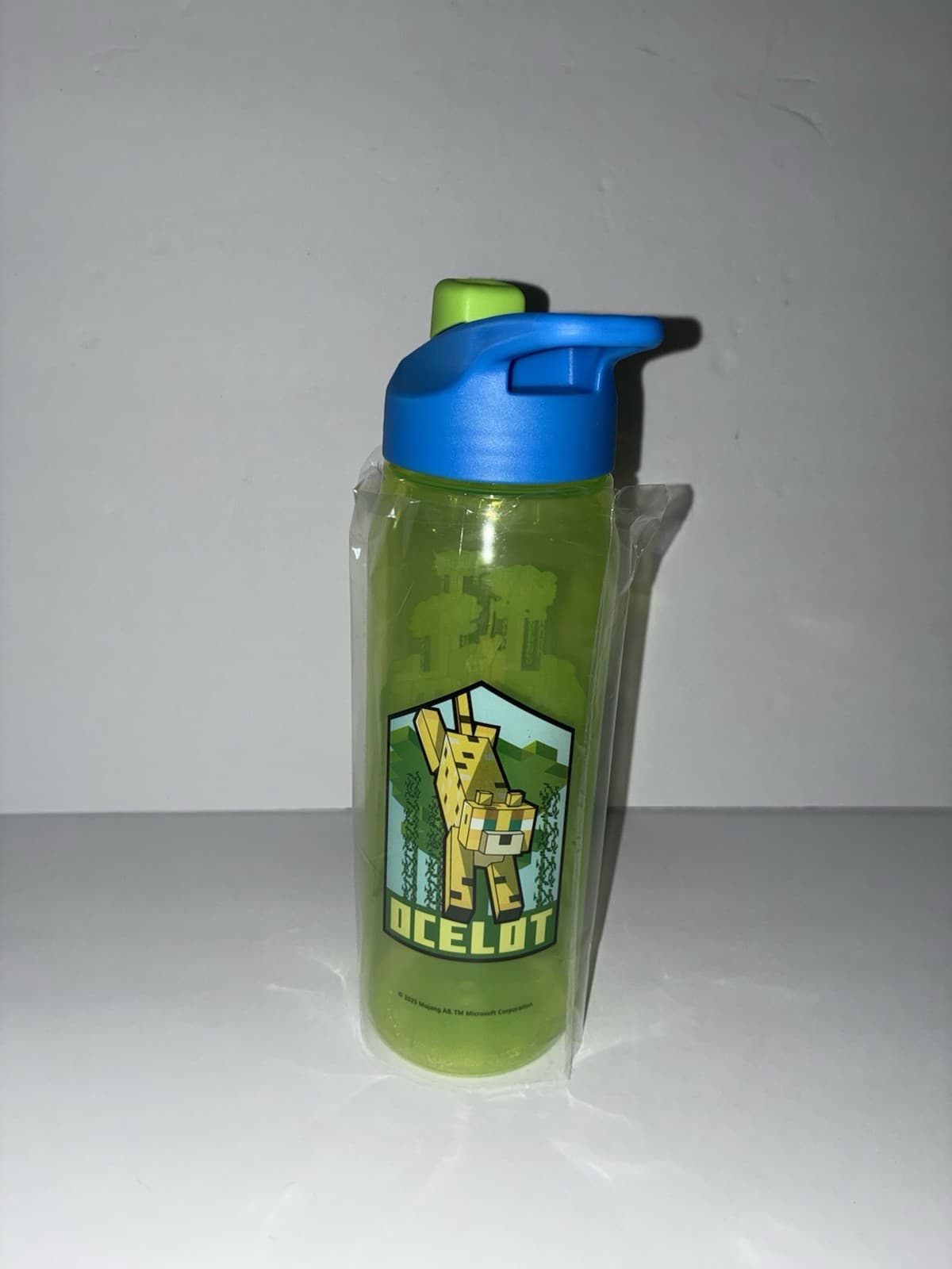 Minecraft Ocelot Kids Plastic Water Bottle 16oz Drink-Through Lid Green/Blue - Thumbnail 2