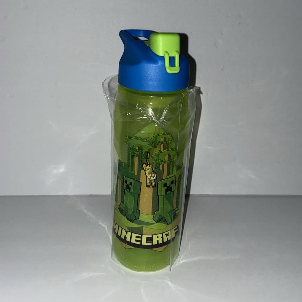 Minecraft Ocelot Kids Plastic Water Bottle 16oz Drink-Through Lid Green/Blue